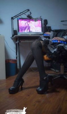 人间四月天_720迅雷电影在线